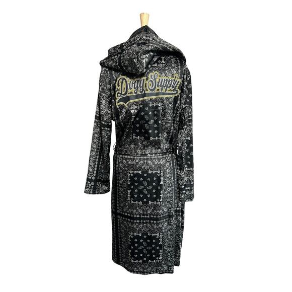 Dogg Supply by Snoop Dogg Black Paisley Microfleece Hooded Lounge Robe Small - Picture 5 of 7